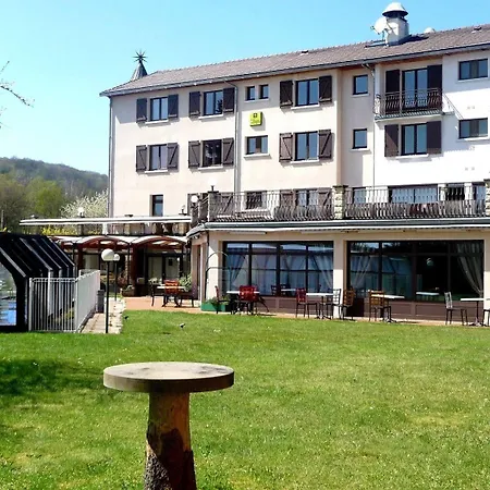 Hotel Logis La Rose Des Vents Volvic