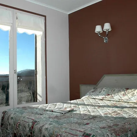 Hotel Logis La Rose Des Vents Volvic